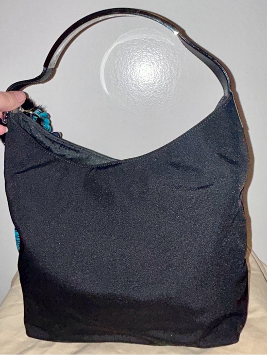 Gucci Black Shoulder Bag with Turquoise Scarf and Crystal Cat Charm - Picture 2 of 12